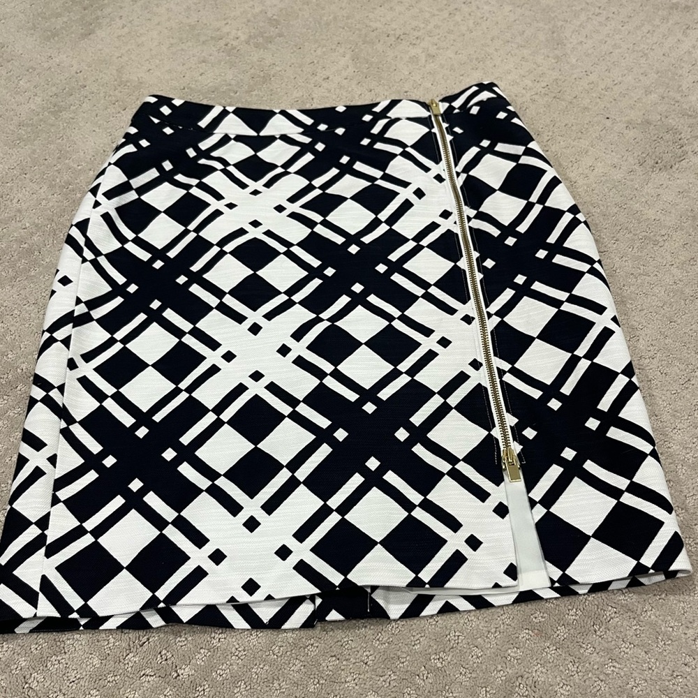 Black and white Talbots pencil skirt